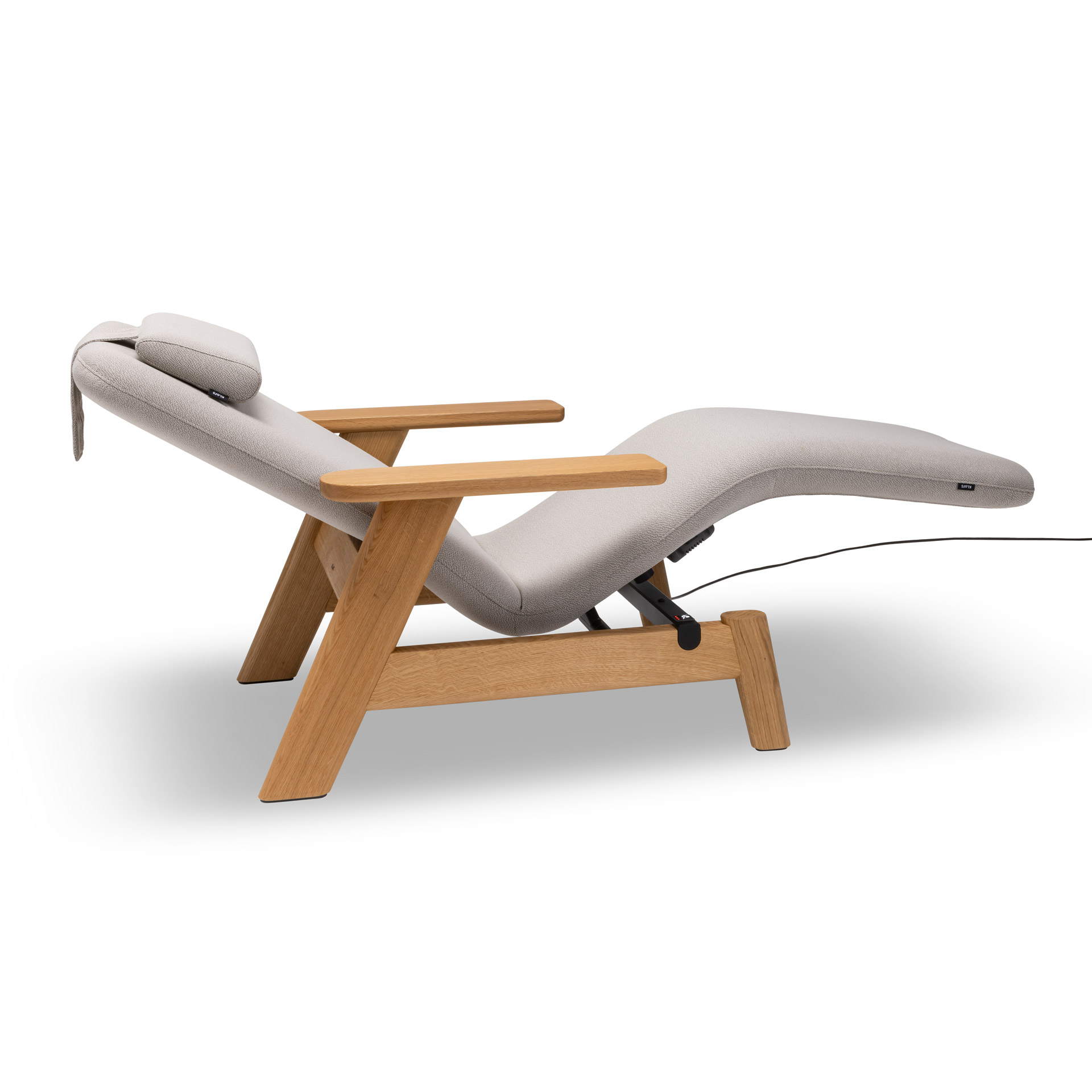 Wellnessliege SOMRA (beheizt) Eiche – Design by Sebastian Herkner